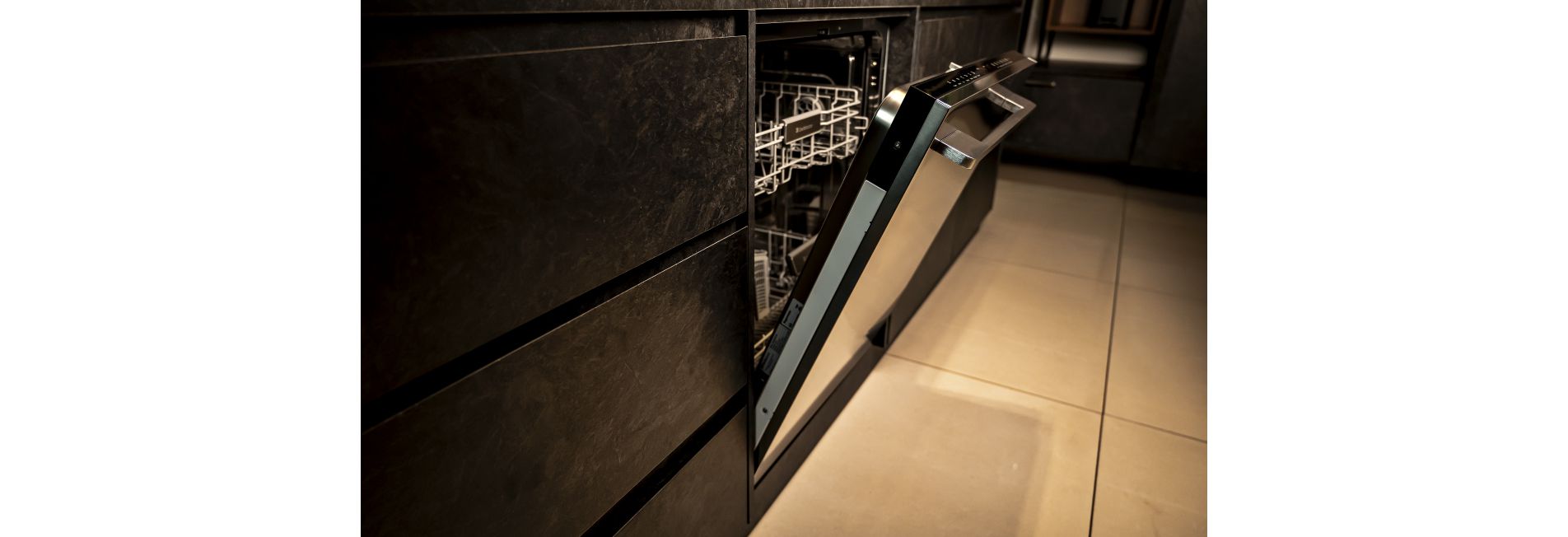 Lava-det.-porta-abrindo